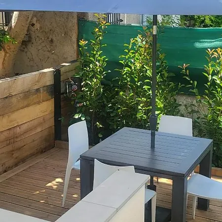 Grande Et Petite Maison Sur 360m2 De Jardin Clos Sans Vis à Vis Casa vacanze Gentilly